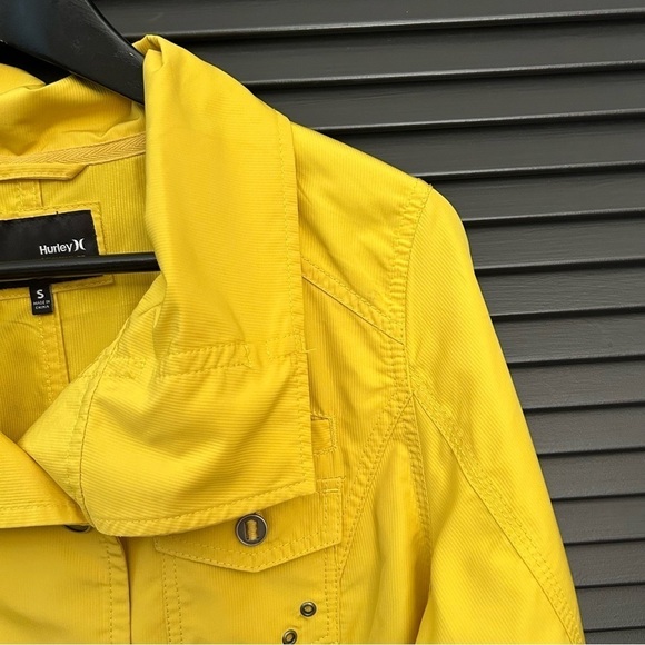Hurley Bright Yellow Windbreaker Jacket, Double Breasted, Size Small - Picture 4 of 14